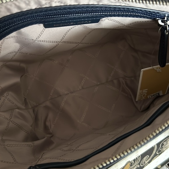 NEW MICHAEL KORS PURSE - Picture 15 of 15